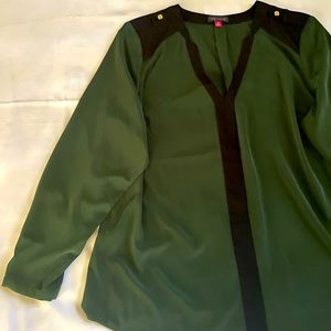 Vince Camuto dress blouse, green color 1X